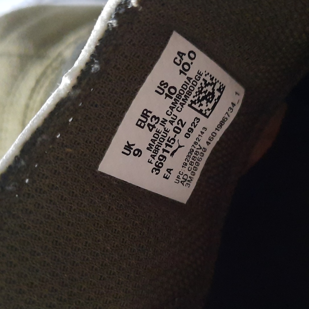 Puma Men's 10 Olive Suede Sneakers, Worn Once Indoors Display, New w Box - Picture 7 of 11
